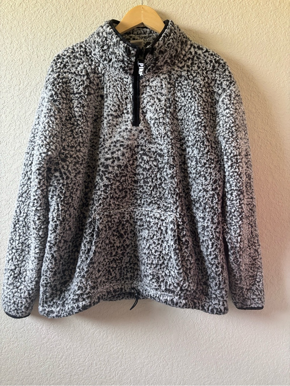 Victoria's Secret PINK Sherpa Pullover - Black & White